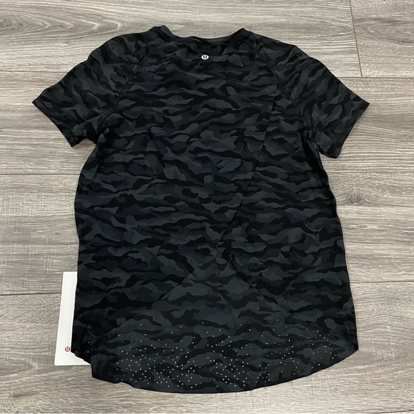 Lululemon Quick Pace Short Sleeve Sequoia Camo Print Deep Coal Black size 4 - Picture 4 of 4